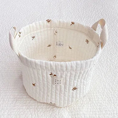 -キルティングバスケット おもちゃ おむつ 刺繍 収納ボックス ハンドル付き - mamahalo shop - おむつ収納 -  べビー服 - 子供服 - 男の子 - 女の子