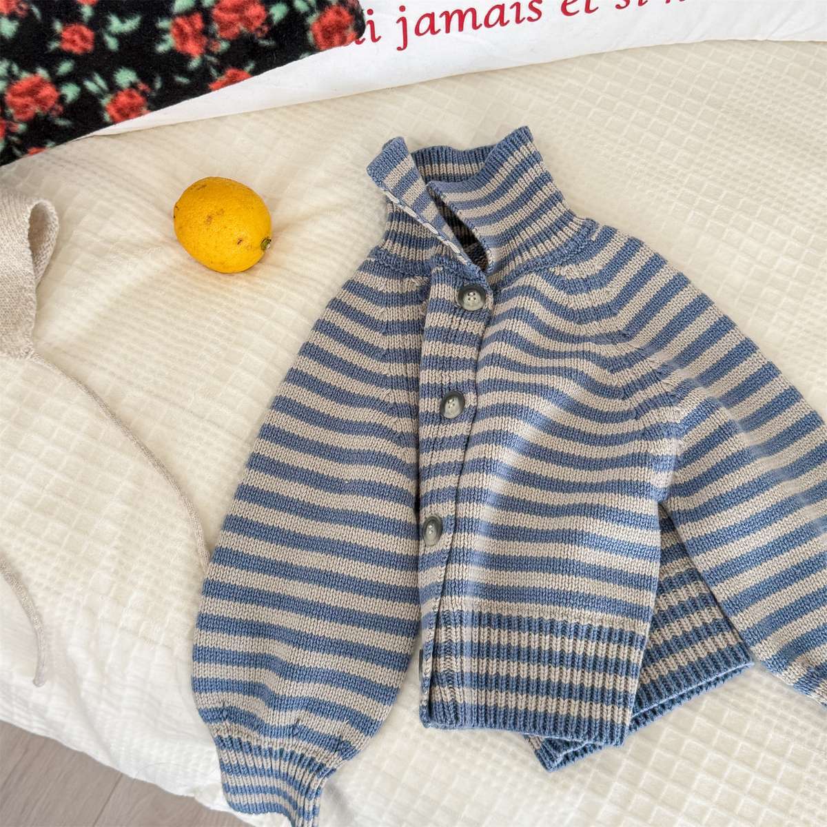 ボーダーニットカーディガン 襟付き 長袖 ボタン開閉 トップス【mh0011431】