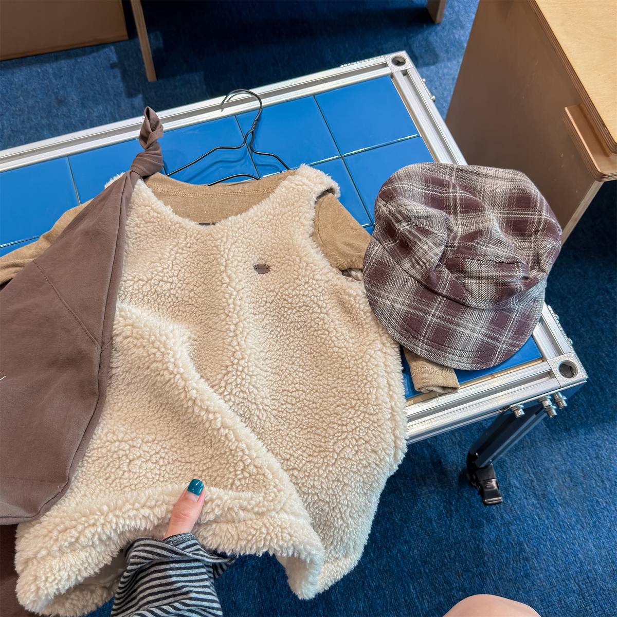 -シープボアジャンパースカート ノースリーブ ふわふわ素材 ワンピース【mh0011420】 - mamahalo shop - ノースリーブワンピース -  べビー服 - 子供服 - 男の子 - 女の子