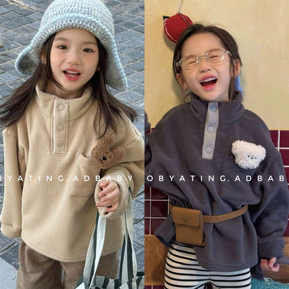 -フリースプルオーバー ハイネック スナップボタン もこもこワッペン【mh0011428】 - mamahalo shop - トレーナー・フーディ -  べビー服 - 子供服 - 男の子 - 女の子