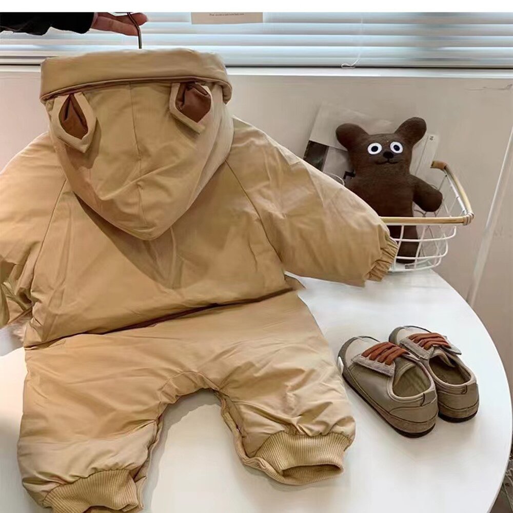 ベビー ねこ耳フード付き中綿ジャンプスーツ（カーキ）を広げた全体像