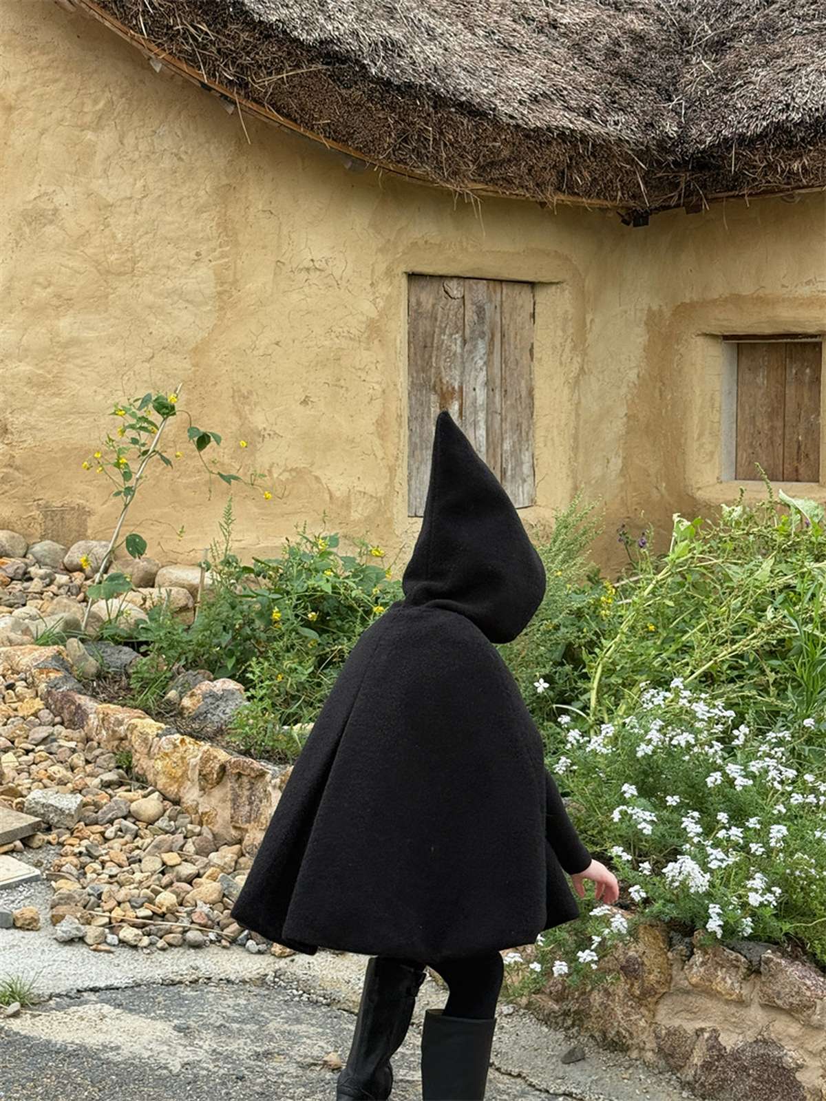 -フーディポンチョ ピクシーフード ブラックマントコート【mh0011440】 - mamahalo shop - ショートコート・ジャケット・ジャンパー -  べビー服 - 子供服 - 男の子 - 女の子