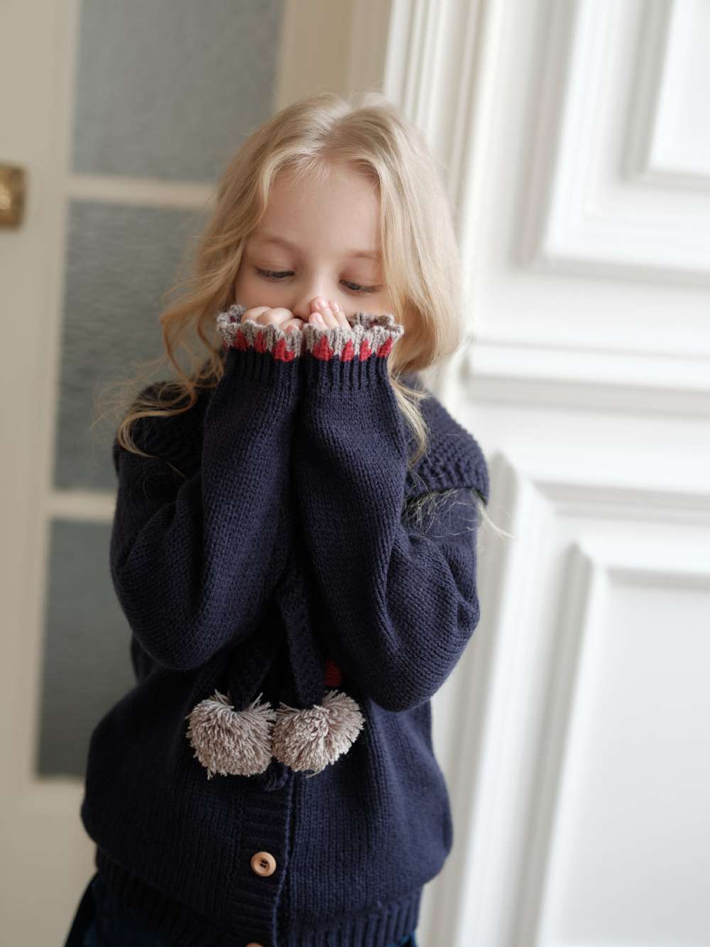 Long-sleeved cardigan with cherry crochet pattern and knit buttons, lightweight wool [mh0011554]