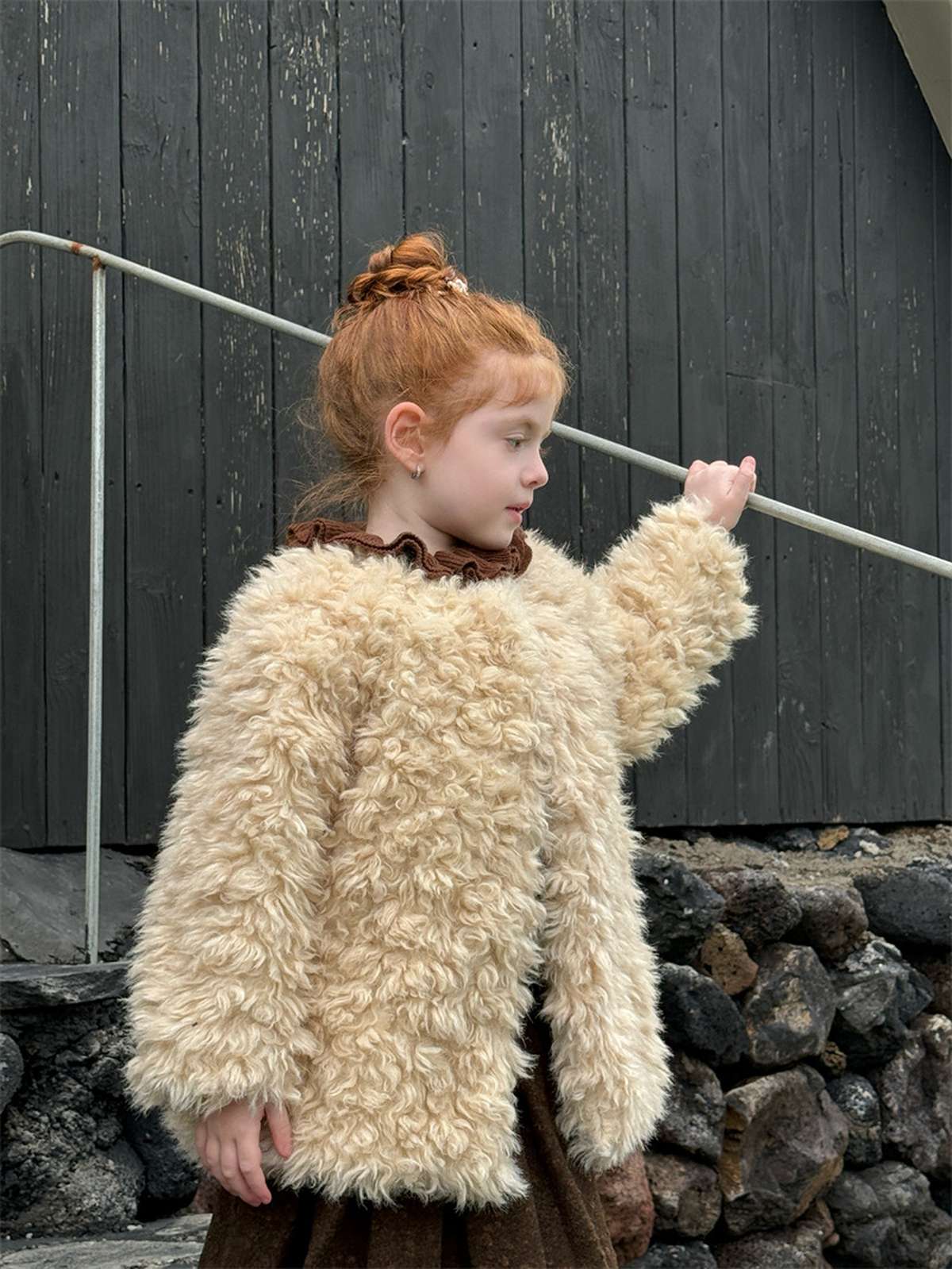 -ショート丈ボアジャケット プードルファー風 モコモコアウター ふわふわ【mh0011438】 - mamahalo shop - ショートコート・ジャケット・ジャンパー -  べビー服 - 子供服 - 男の子 - 女の子