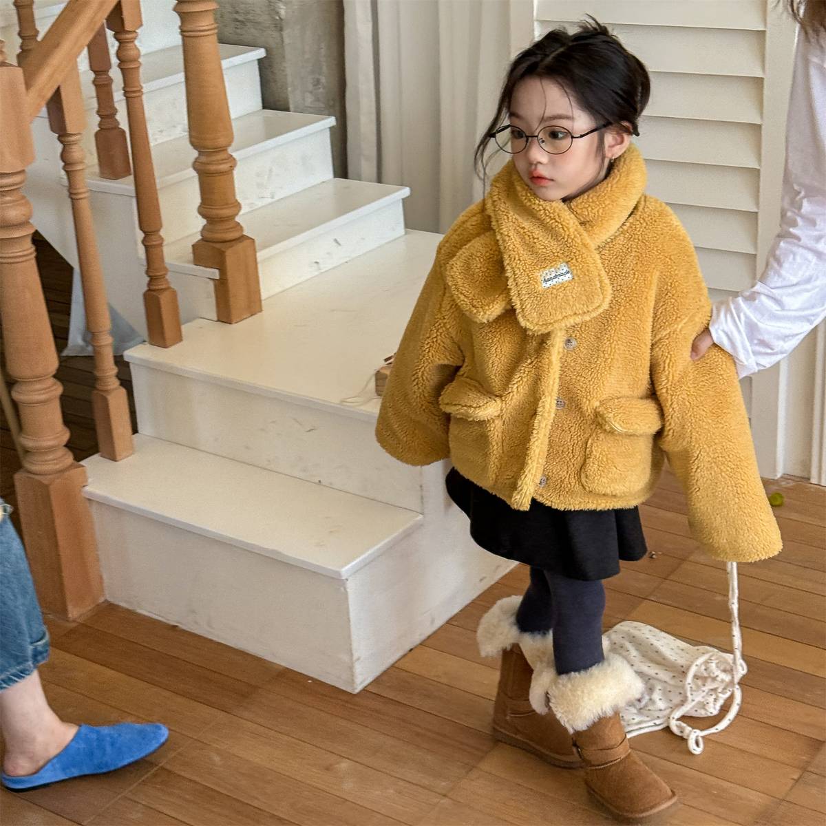 -シープボアジャケット 2点セット もこもこアウター ビッグポケット マフラーセット【mh0011408】 - mamahalo shop - ショートコート・ジャケット・ジャンパー -  べビー服 - 子供服 - 男の子 - 女の子