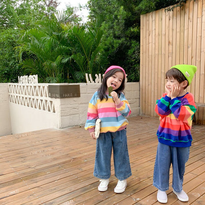 レインボーボーダー子どもトレーナー、ゆったり着られる長袖