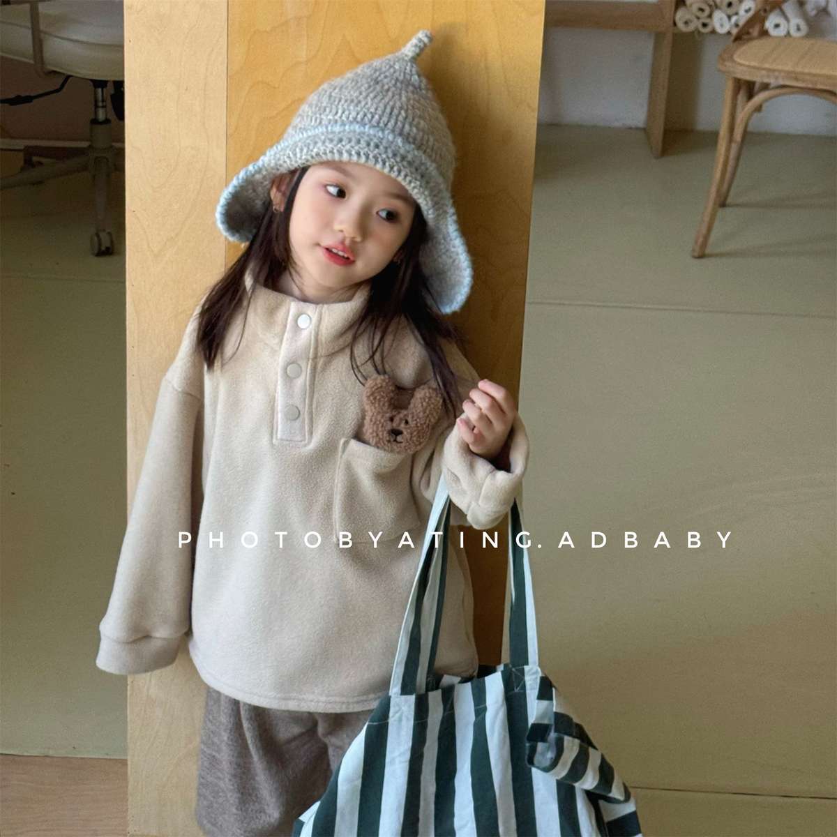 -フリースプルオーバー ハイネック スナップボタン もこもこワッペン【mh0011428】 - mamahalo shop - トレーナー・フーディ -  べビー服 - 子供服 - 男の子 - 女の子