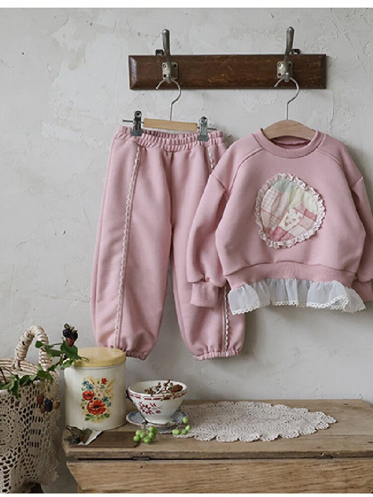 【mh0014801】2026 Otoño Nuevo Strawberry Shan Coreano Niños Niñas Elegante Encaje Holgado Versátil Casual Deportes Pantalones de Chándal