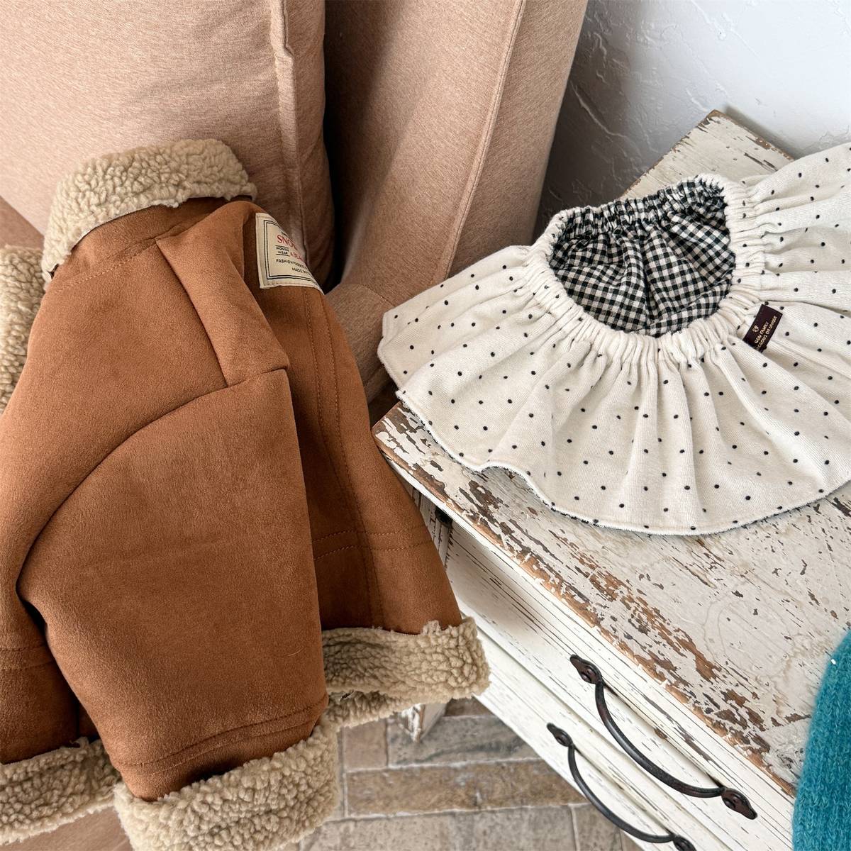 -フェイクムートンジャケット ボア裏地 スエード調素材 もこもこアウター【mh0011404】 - mamahalo shop - ショートコート・ジャケット・ジャンパー -  べビー服 - 子供服 - 男の子 - 女の子