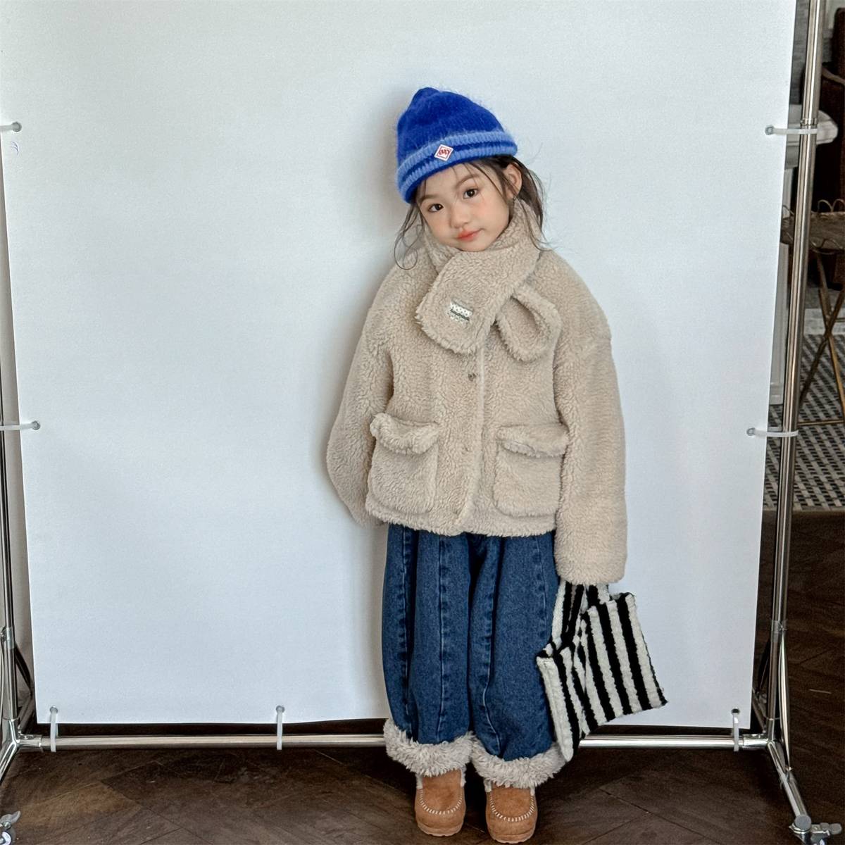 -シープボアジャケット 2点セット もこもこアウター ビッグポケット マフラーセット【mh0011408】 - mamahalo shop - ショートコート・ジャケット・ジャンパー -  べビー服 - 子供服 - 男の子 - 女の子