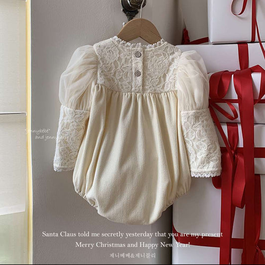 Long-sleeved romper with lace yoke, puff sleeves, and a puff bottom. Bodysuit [mh0011545]