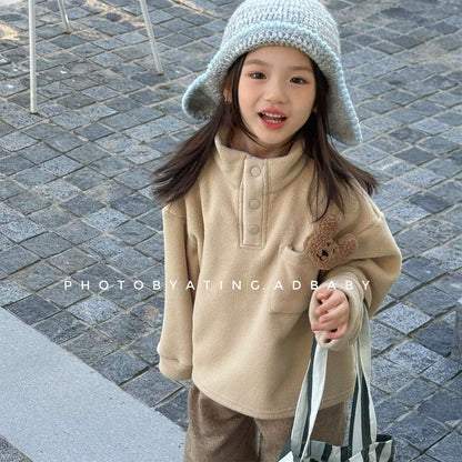 -フリースプルオーバー ハイネック スナップボタン もこもこワッペン【mh0011428】 - mamahalo shop - トレーナー・フーディ -  べビー服 - 子供服 - 男の子 - 女の子