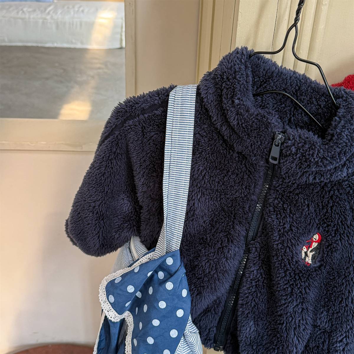 -ボアジャケット アウター ジップアップ 腕ライン 刺繍入り もこもこ素材【mh0011398】 - mamahalo shop - ショートコート・ジャケット・ジャンパー -  べビー服 - 子供服 - 男の子 - 女の子