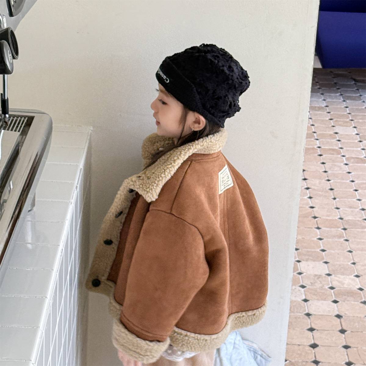 -フェイクムートンジャケット ボア裏地 スエード調素材 もこもこアウター【mh0011404】 - mamahalo shop - ショートコート・ジャケット・ジャンパー -  べビー服 - 子供服 - 男の子 - 女の子