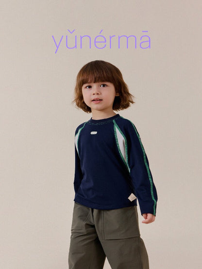 キッズ長袖Tシャツ（ネイビー）ラグラン配色切り替え、パッチワークと小さな胸マーク