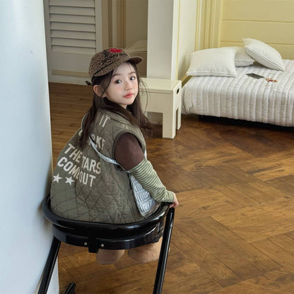 -キルティングベスト ノースリーブ 刺繍ロゴ 中綿入り アウター【mh0011411】 - mamahalo shop - ベスト -  べビー服 - 子供服 - 男の子 - 女の子