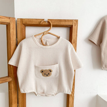 ベビー用ワッフル半袖ロンパース くま刺繍ポケット付き（ベージュ）