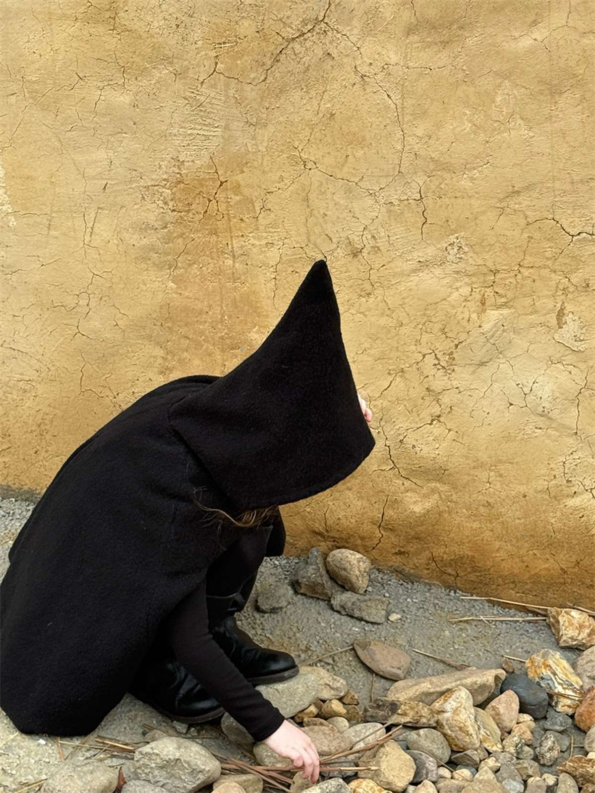 -フーディポンチョ ピクシーフード ブラックマントコート【mh0011440】 - mamahalo shop - ショートコート・ジャケット・ジャンパー -  べビー服 - 子供服 - 男の子 - 女の子