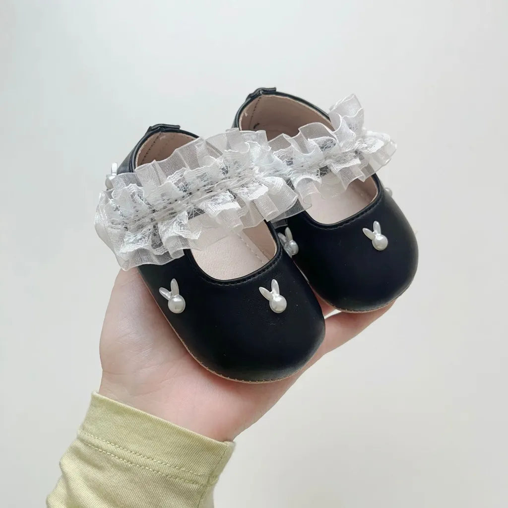 -うさぎ刺繍ストラップシューズ ハートモチーフ付きベビーシューズ【mh0011071】 - mamahalo shop - ベビー用靴 -  べビー服 - 子供服 - 男の子 - 女の子