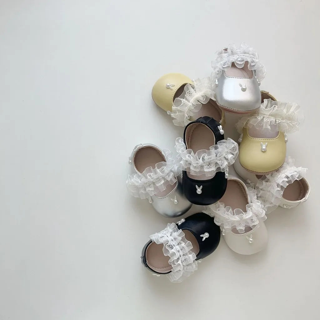 -うさぎ刺繍ストラップシューズ ハートモチーフ付きベビーシューズ【mh0011071】 - mamahalo shop - ベビー用靴 -  べビー服 - 子供服 - 男の子 - 女の子