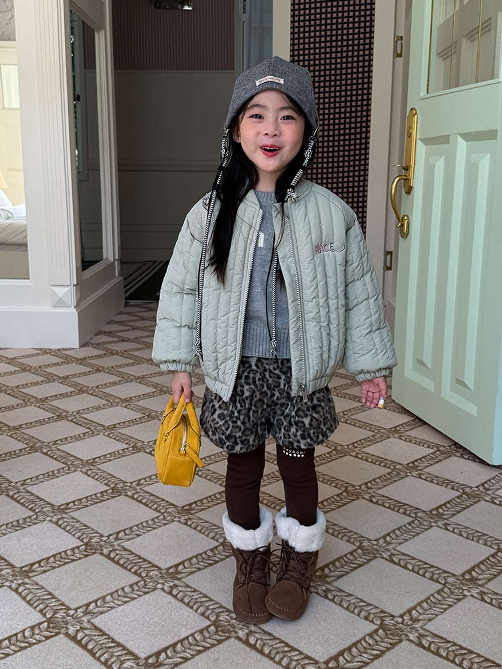 Long-sleeved quilted jacket | Padded and fully embroidered | Character print outerwear [mh0011467]