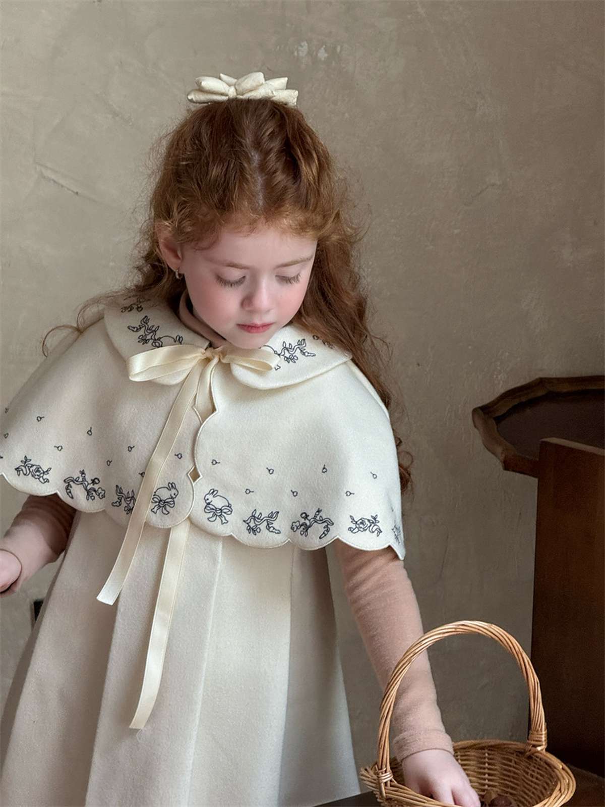 Ribbon embroidered cape + box pleated dress set (2-piece set) [mh0011452]