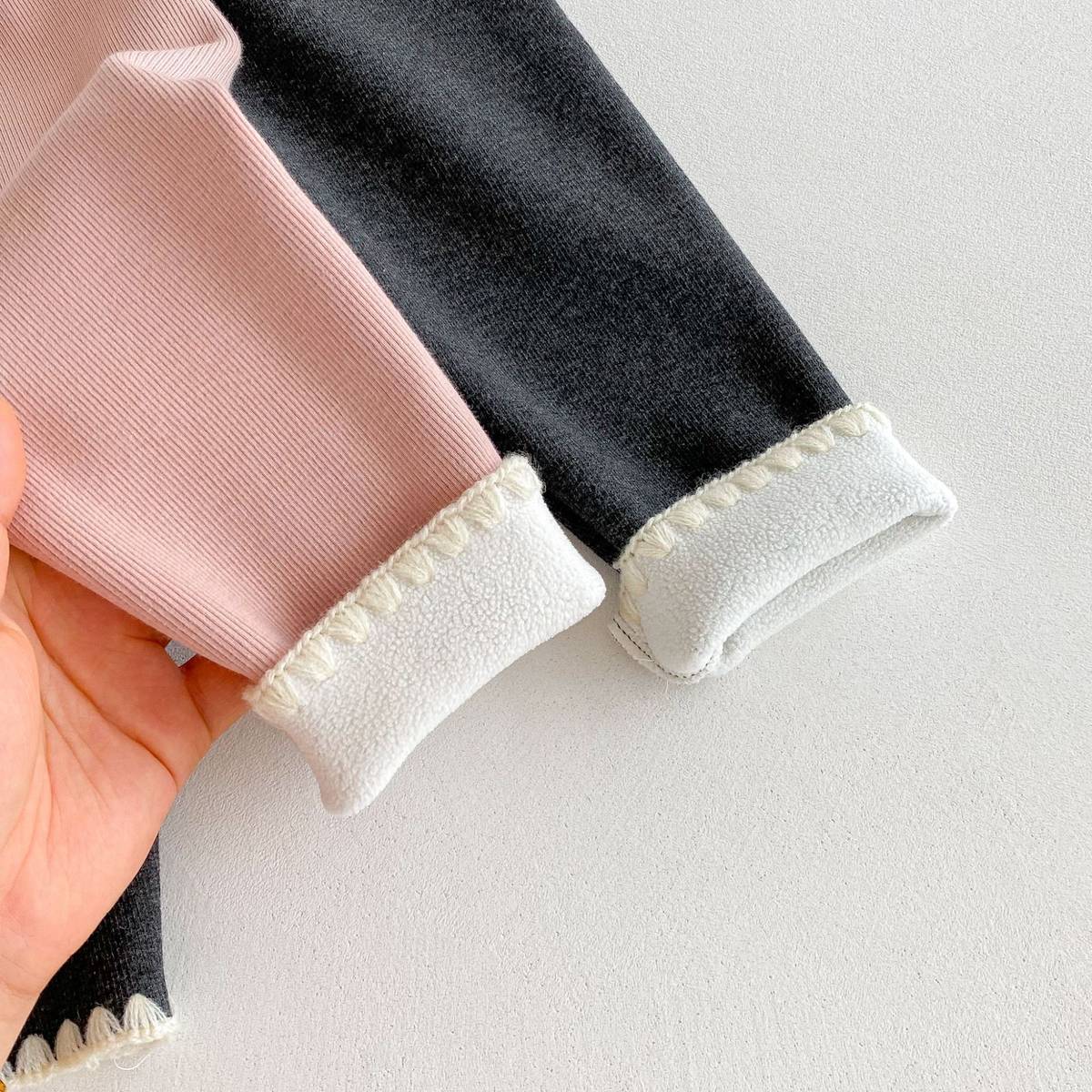 -ロングレギンスパンツ リブ生地 裏ボア あったか 裾メロウフリル スリムフィット【mh0011394】 - mamahalo shop - レギンスパンツ -  べビー服 - 子供服 - 男の子 - 女の子