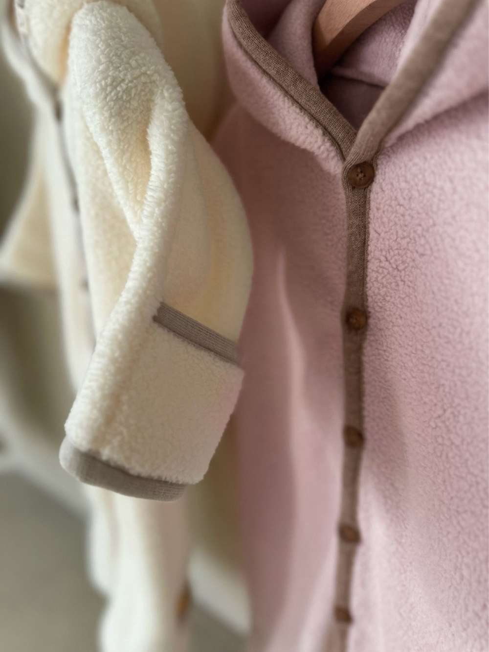 長袖もこもこフーディロンパース | フード付きボア | 防寒アウタージャンプスーツ【mh0011497】