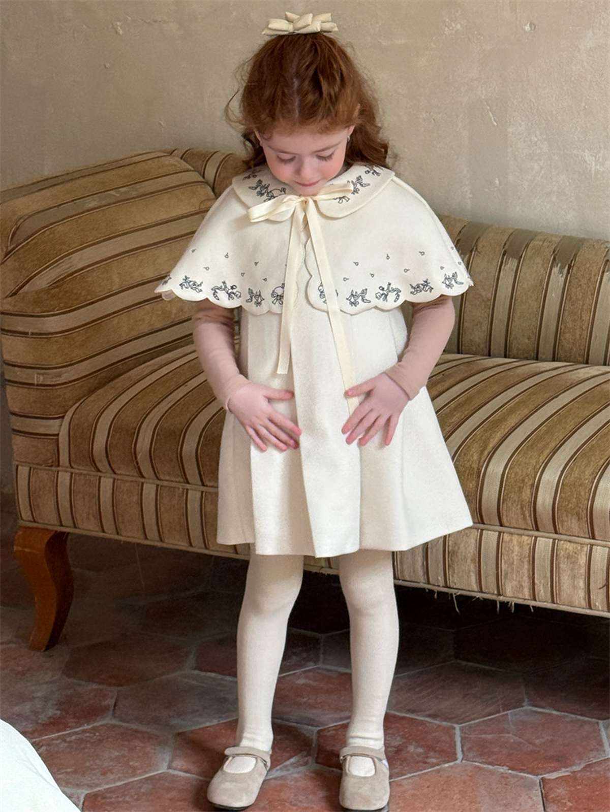 Ribbon embroidered cape + box pleated dress set (2-piece set) [mh0011452]