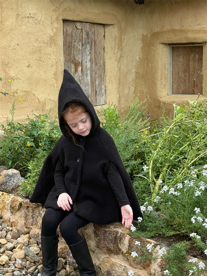 -フーディポンチョ ピクシーフード ブラックマントコート【mh0011440】 - mamahalo shop - ショートコート・ジャケット・ジャンパー -  べビー服 - 子供服 - 男の子 - 女の子