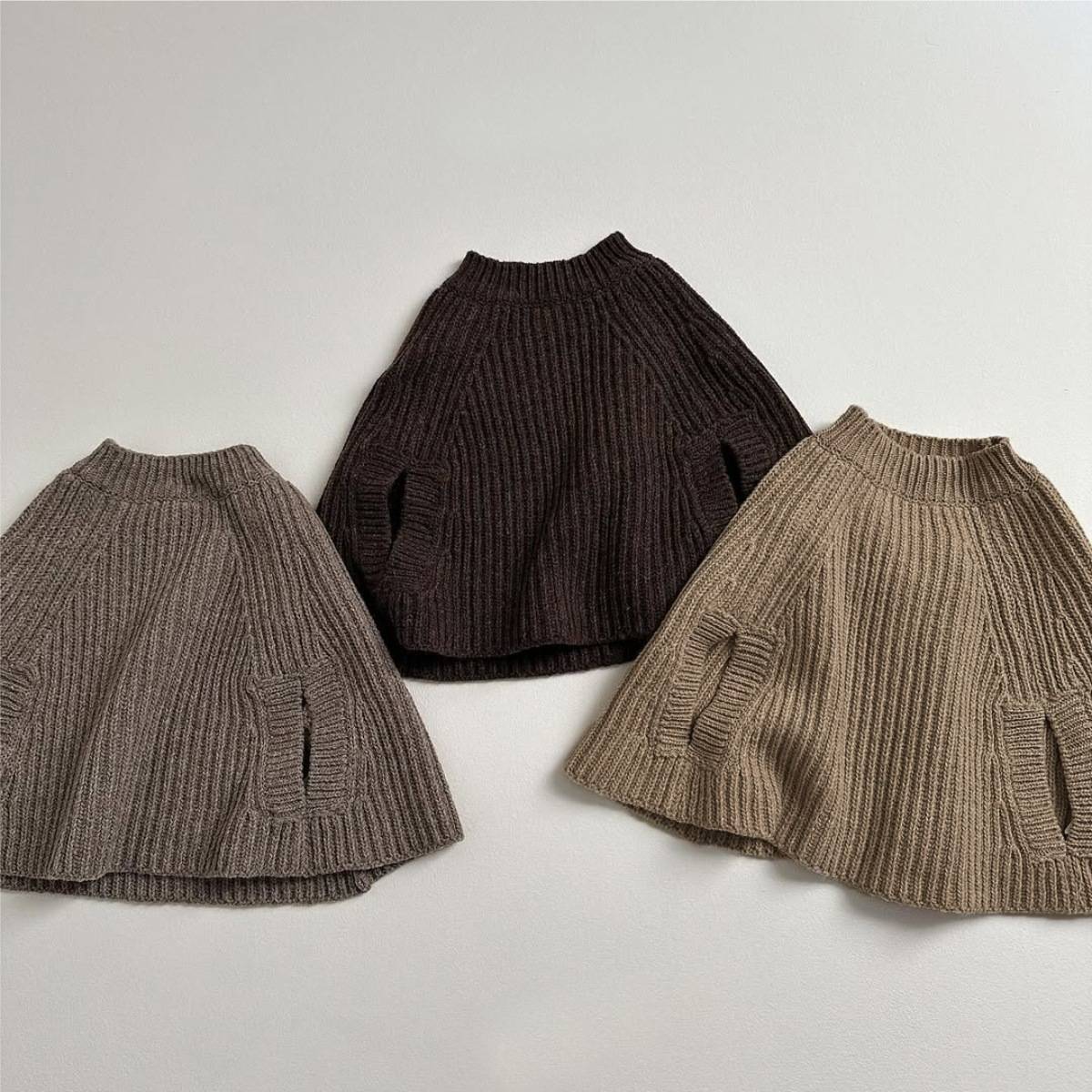 -ニットポンチョ マント リブ編み ハイネック 袖穴付き アウター【mh0011370】 - mamahalo shop - カーディガン・パーカー -  べビー服 - 子供服 - 男の子 - 女の子