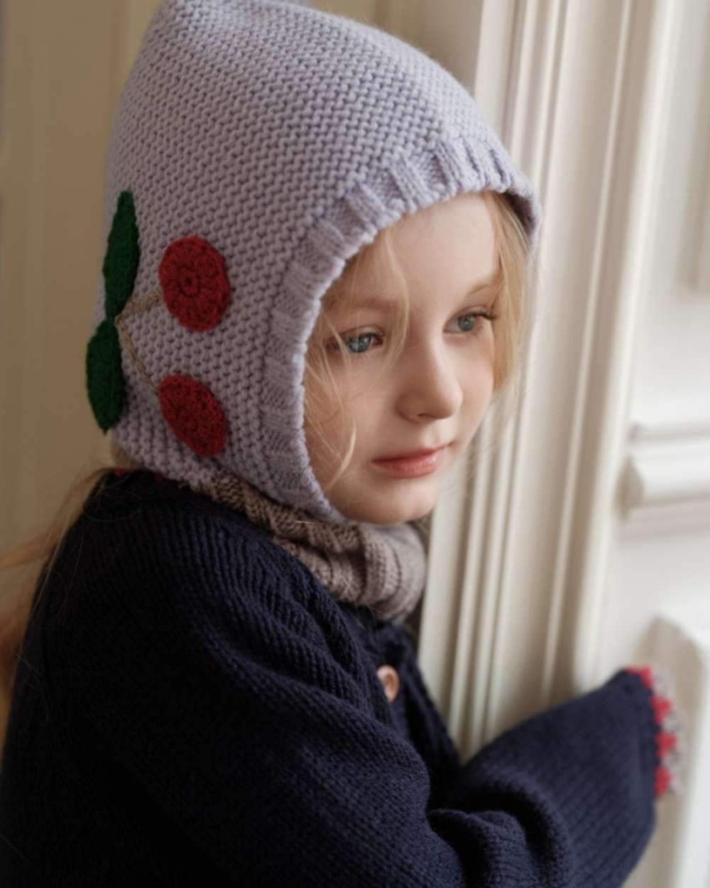 Knit hat/headband with flower crochet embroidery, perfect for warmth and protection for babies and kids [mh0011553]