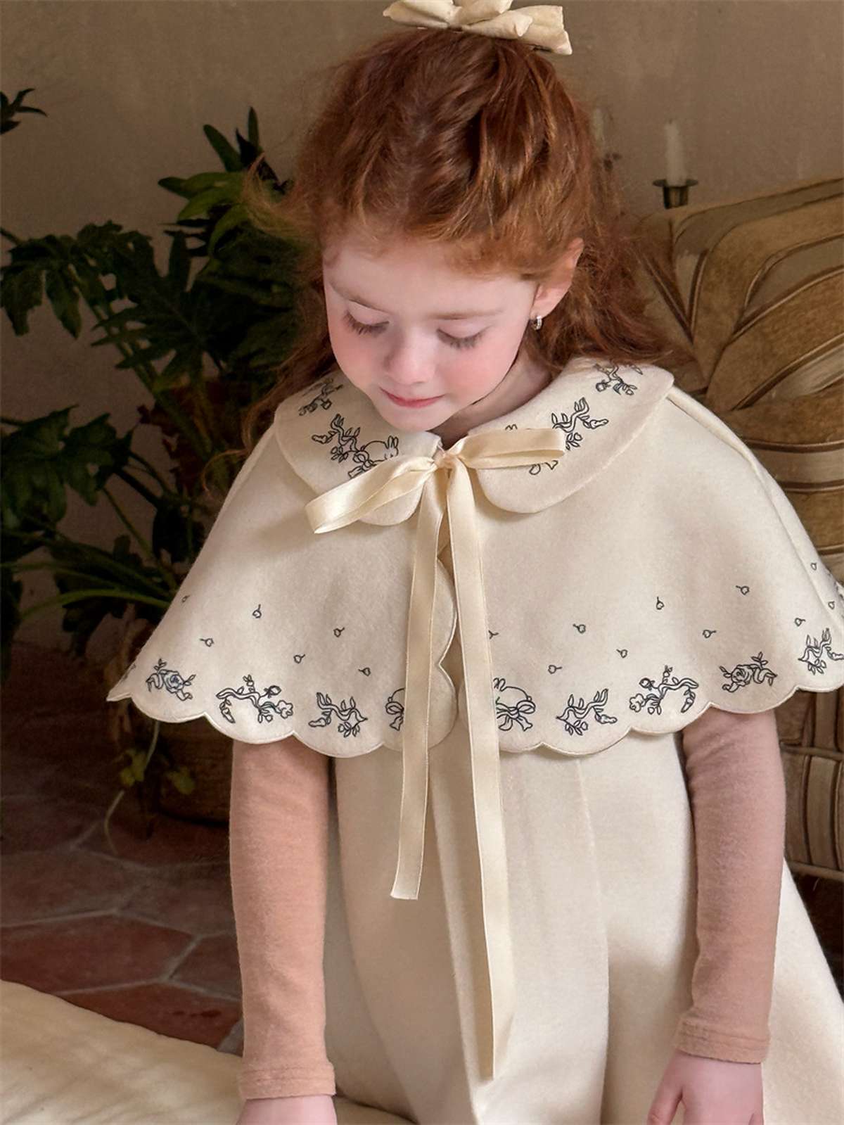 Ribbon embroidered cape + box pleated dress set (2-piece set) [mh0011452]