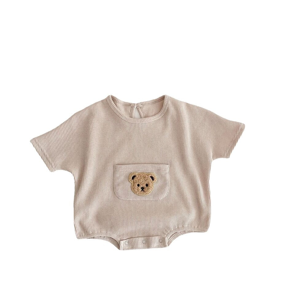 ベビー用ワッフル半袖ロンパース くま刺繍ポケット（カーキ系・正面）