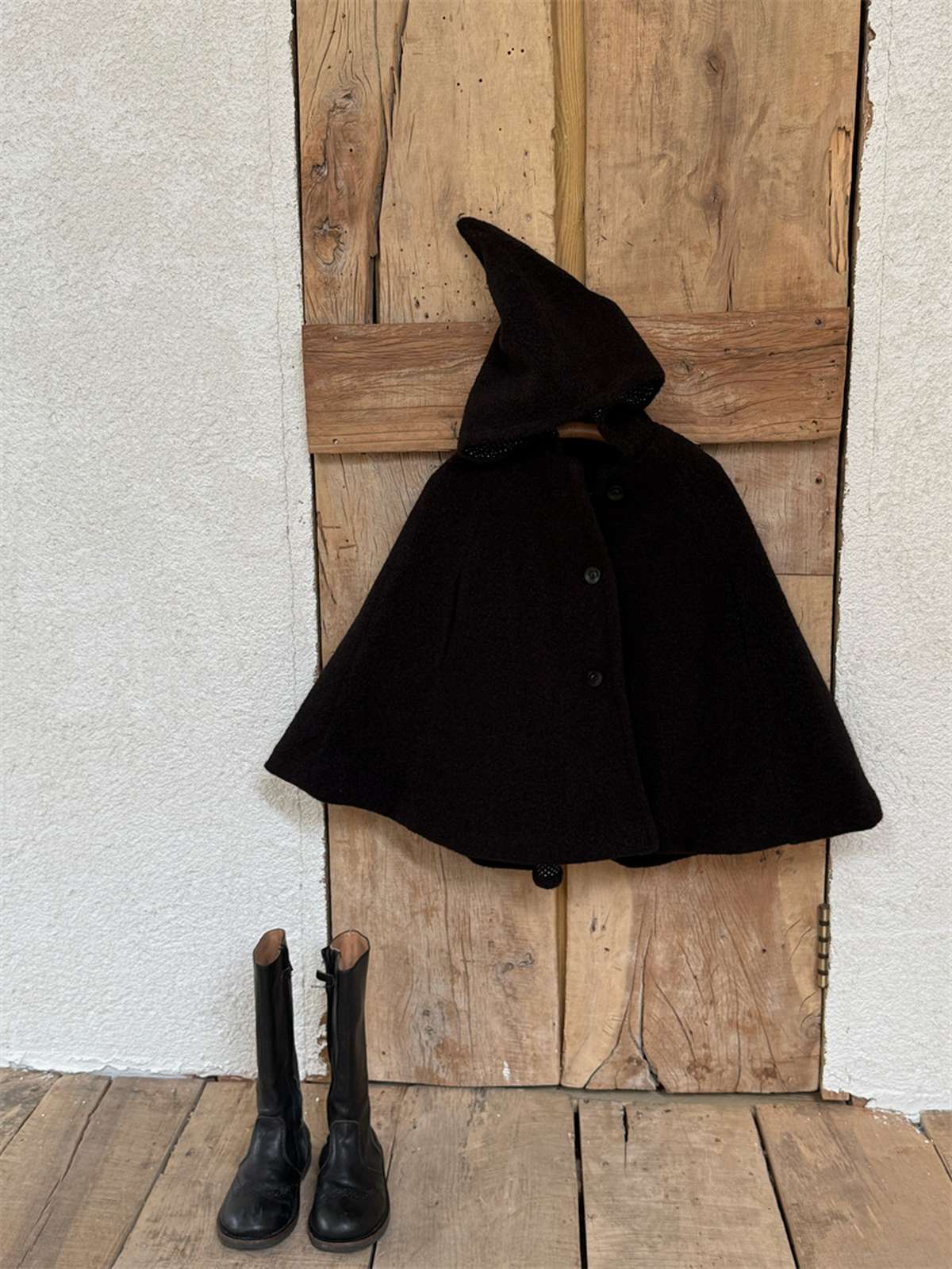 -フーディポンチョ ピクシーフード ブラックマントコート【mh0011440】 - mamahalo shop - ショートコート・ジャケット・ジャンパー -  べビー服 - 子供服 - 男の子 - 女の子