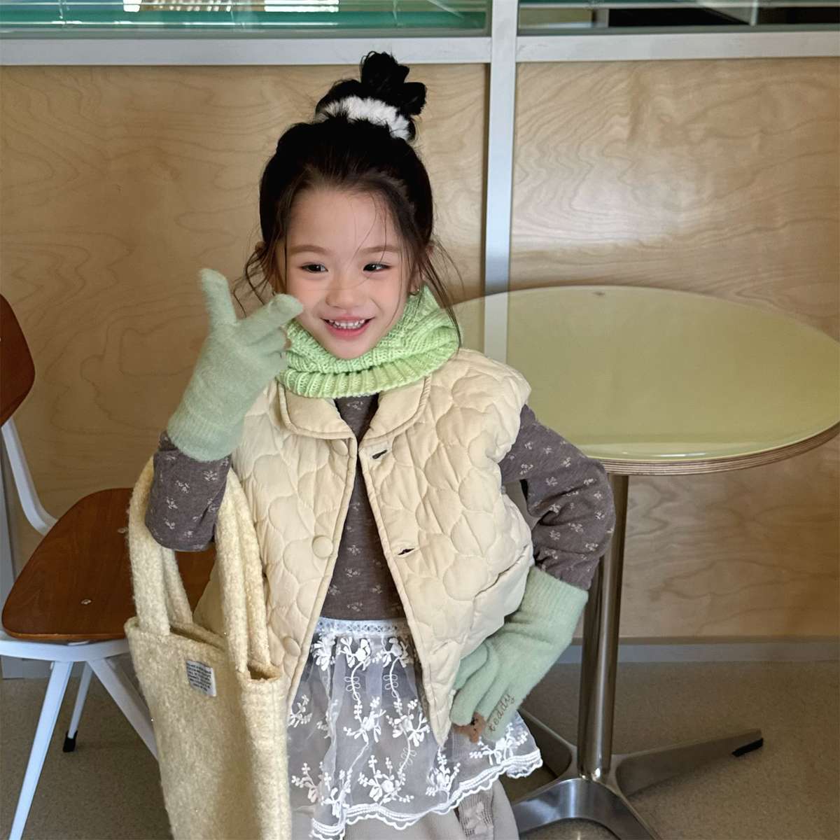 -キルティングベスト ノースリーブ 中綿入り 花柄プリント【mh0011425】 - mamahalo shop - ベスト -  べビー服 - 子供服 - 男の子 - 女の子