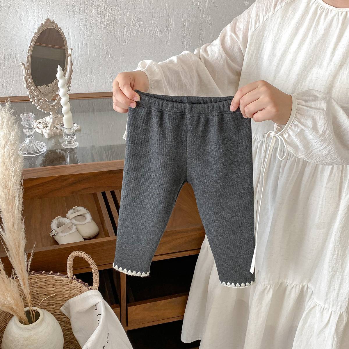 -ロングレギンスパンツ リブ生地 裏ボア あったか 裾メロウフリル スリムフィット【mh0011394】 - mamahalo shop - レギンスパンツ -  べビー服 - 子供服 - 男の子 - 女の子