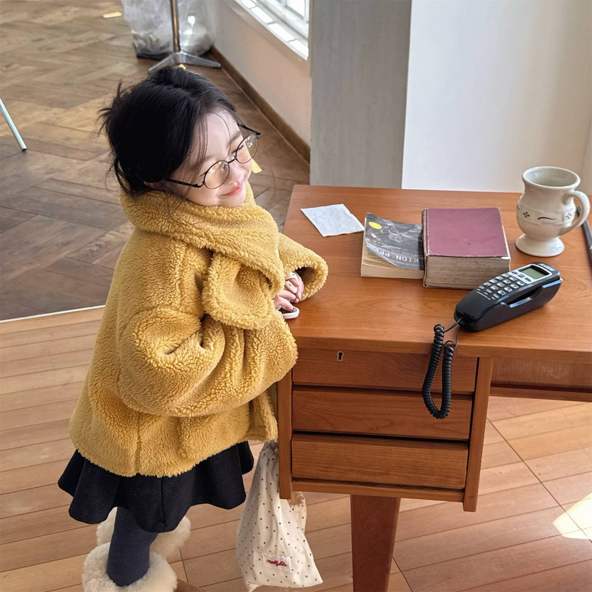 -シープボアジャケット 2点セット もこもこアウター ビッグポケット マフラーセット【mh0011408】 - mamahalo shop - ショートコート・ジャケット・ジャンパー -  べビー服 - 子供服 - 男の子 - 女の子