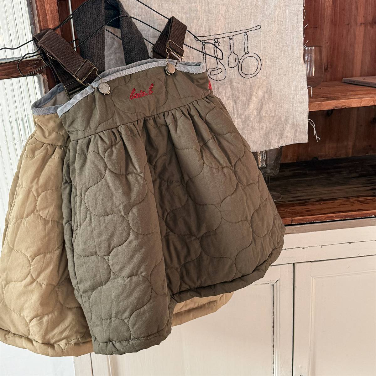 -キルティング サロペットスカート ジャンパースカート 中綿入り【mh0011419】 - mamahalo shop - ノースリーブワンピース -  べビー服 - 子供服 - 男の子 - 女の子