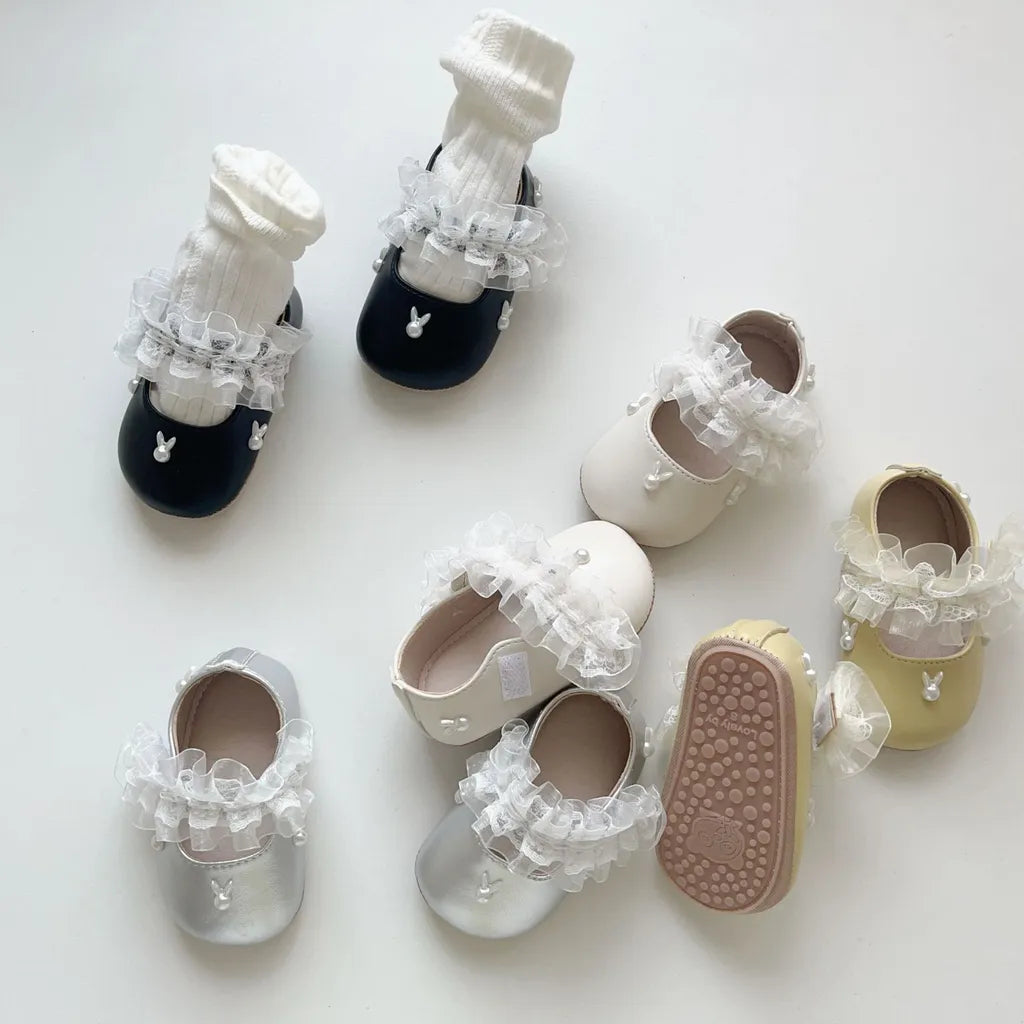 -うさぎ刺繍ストラップシューズ ハートモチーフ付きベビーシューズ【mh0011071】 - mamahalo shop - ベビー用靴 -  べビー服 - 子供服 - 男の子 - 女の子