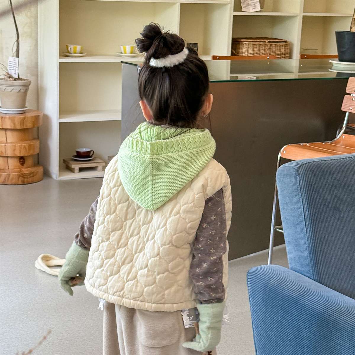 -キルティングベスト ノースリーブ 中綿入り 花柄プリント【mh0011425】 - mamahalo shop - ベスト -  べビー服 - 子供服 - 男の子 - 女の子