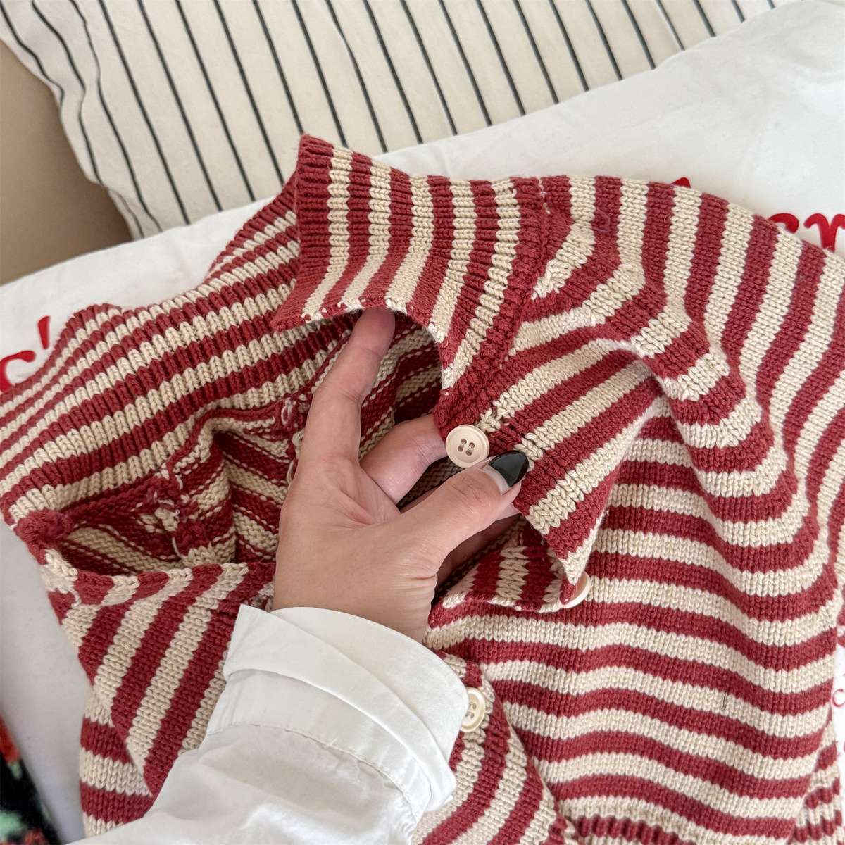 ボーダーニットカーディガン 襟付き 長袖 ボタン開閉 トップス【mh0011431】