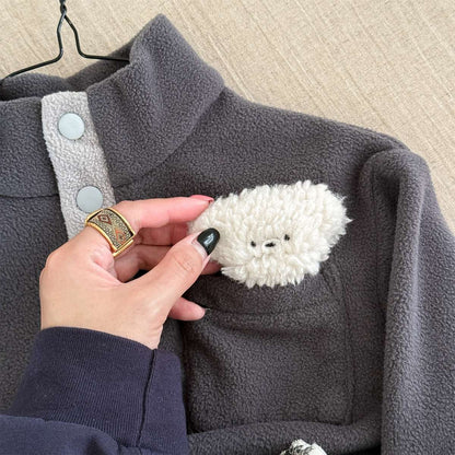 -フリースプルオーバー ハイネック スナップボタン もこもこワッペン【mh0011428】 - mamahalo shop - トレーナー・フーディ -  べビー服 - 子供服 - 男の子 - 女の子