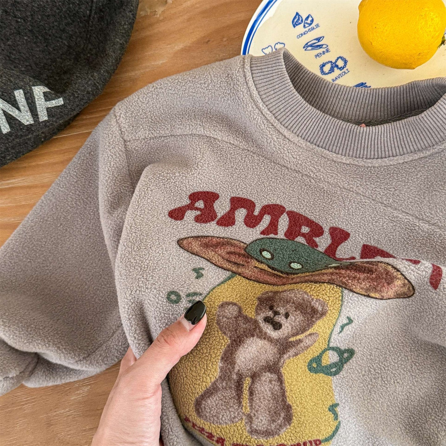 長袖フリーススウェット プリント トレーナー ゆるシルエット【mh0011435】