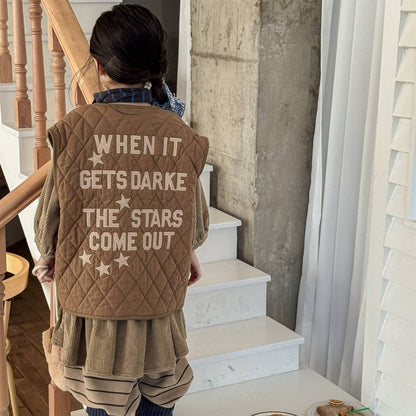 -キルティングベスト ノースリーブ 刺繍ロゴ 中綿入り アウター【mh0011411】 - mamahalo shop - ベスト -  べビー服 - 子供服 - 男の子 - 女の子