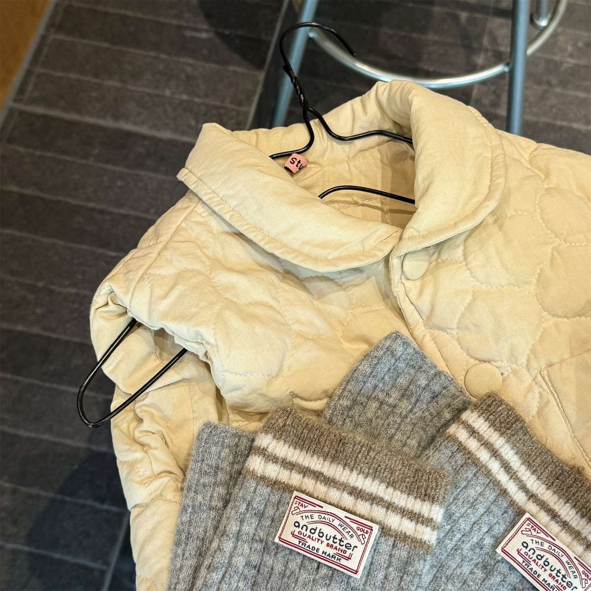 -キルティングベスト ノースリーブ 中綿入り 花柄プリント【mh0011425】 - mamahalo shop - ベスト -  べビー服 - 子供服 - 男の子 - 女の子