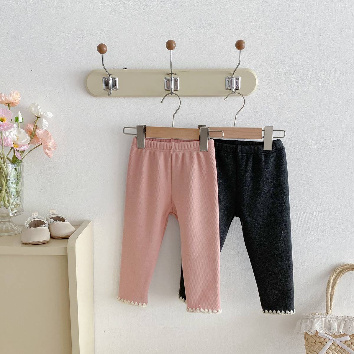 -ロングレギンスパンツ リブ生地 裏ボア あったか 裾メロウフリル スリムフィット【mh0011394】 - mamahalo shop - レギンスパンツ -  べビー服 - 子供服 - 男の子 - 女の子