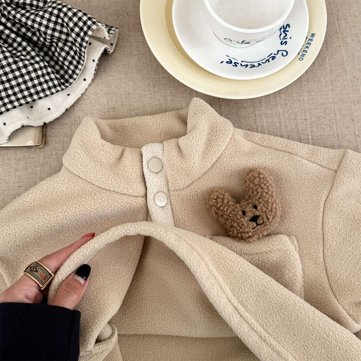 -フリースプルオーバー ハイネック スナップボタン もこもこワッペン【mh0011428】 - mamahalo shop - トレーナー・フーディ -  べビー服 - 子供服 - 男の子 - 女の子