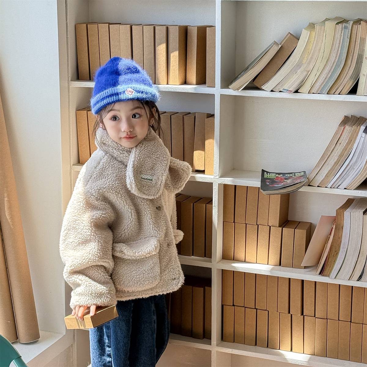 -シープボアジャケット 2点セット もこもこアウター ビッグポケット マフラーセット【mh0011408】 - mamahalo shop - ショートコート・ジャケット・ジャンパー -  べビー服 - 子供服 - 男の子 - 女の子