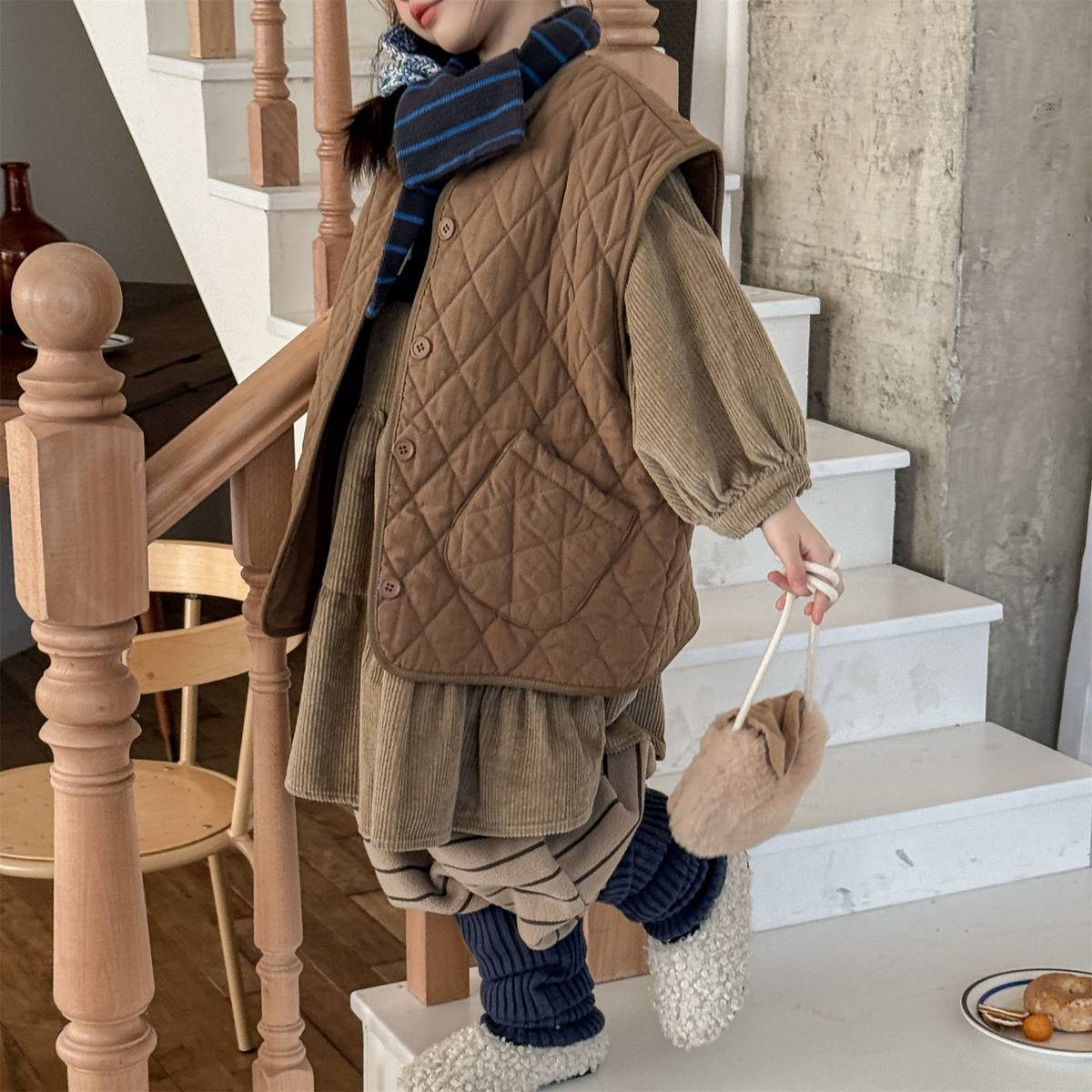 -キルティングベスト ノースリーブ 刺繍ロゴ 中綿入り アウター【mh0011411】 - mamahalo shop - ベスト -  べビー服 - 子供服 - 男の子 - 女の子